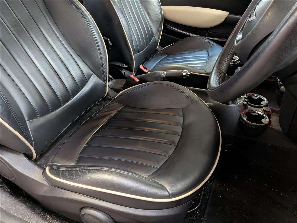 <p>2013 MINI ONE</p>