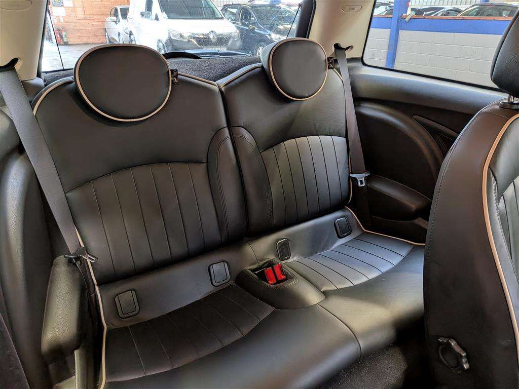 <p>2013 MINI ONE</p>