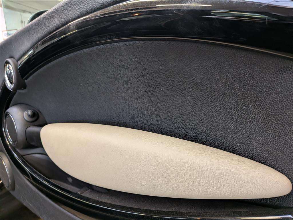 <p>2013 MINI ONE</p>