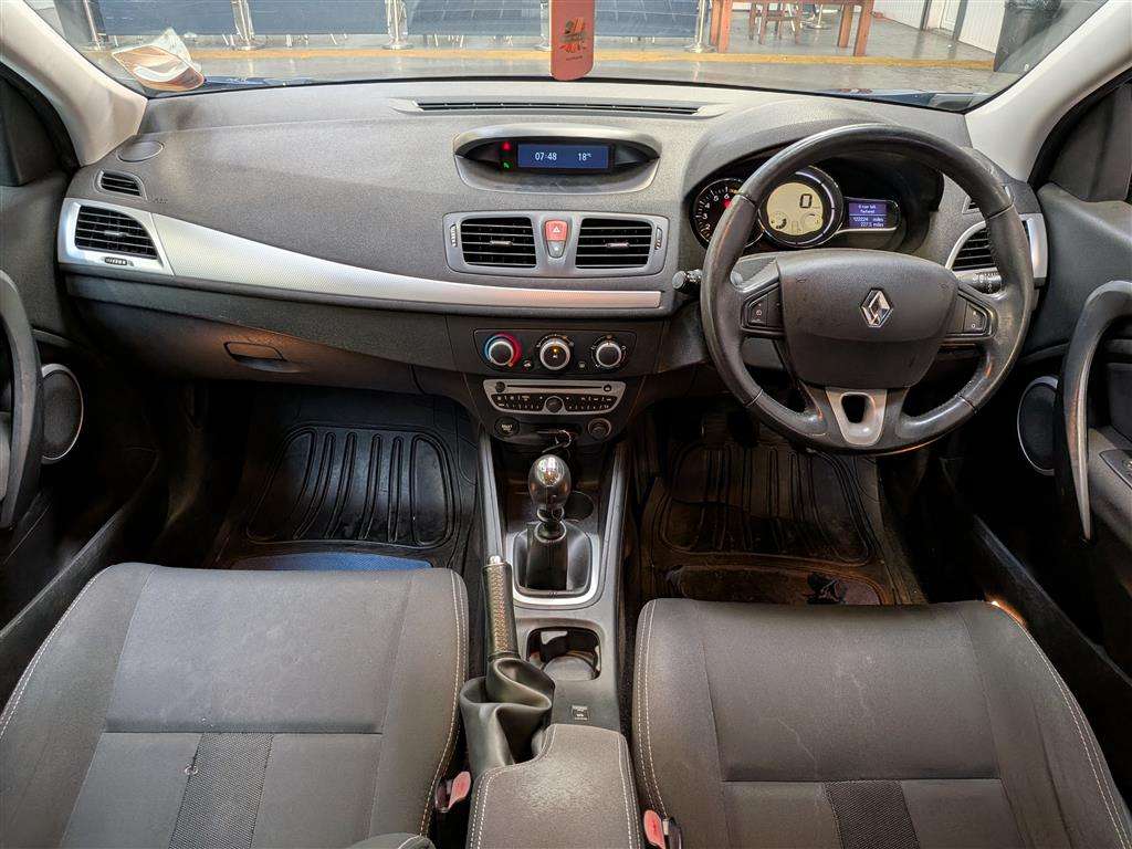 <p>2010 RENAULT MEGANE DYNAMIQUE VVT</p>