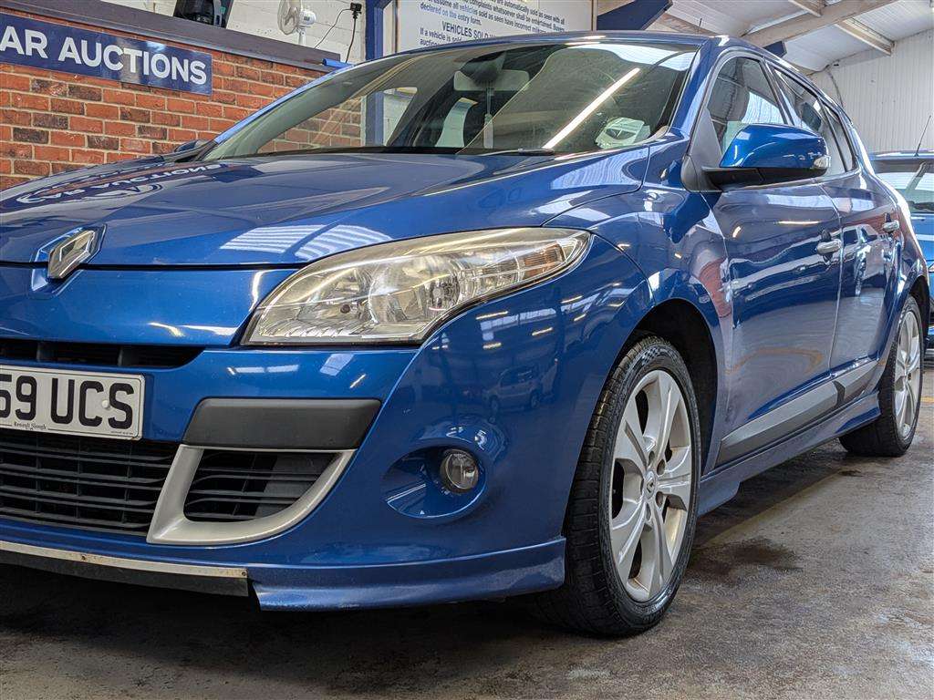 <p>2010 RENAULT MEGANE DYNAMIQUE VVT</p>