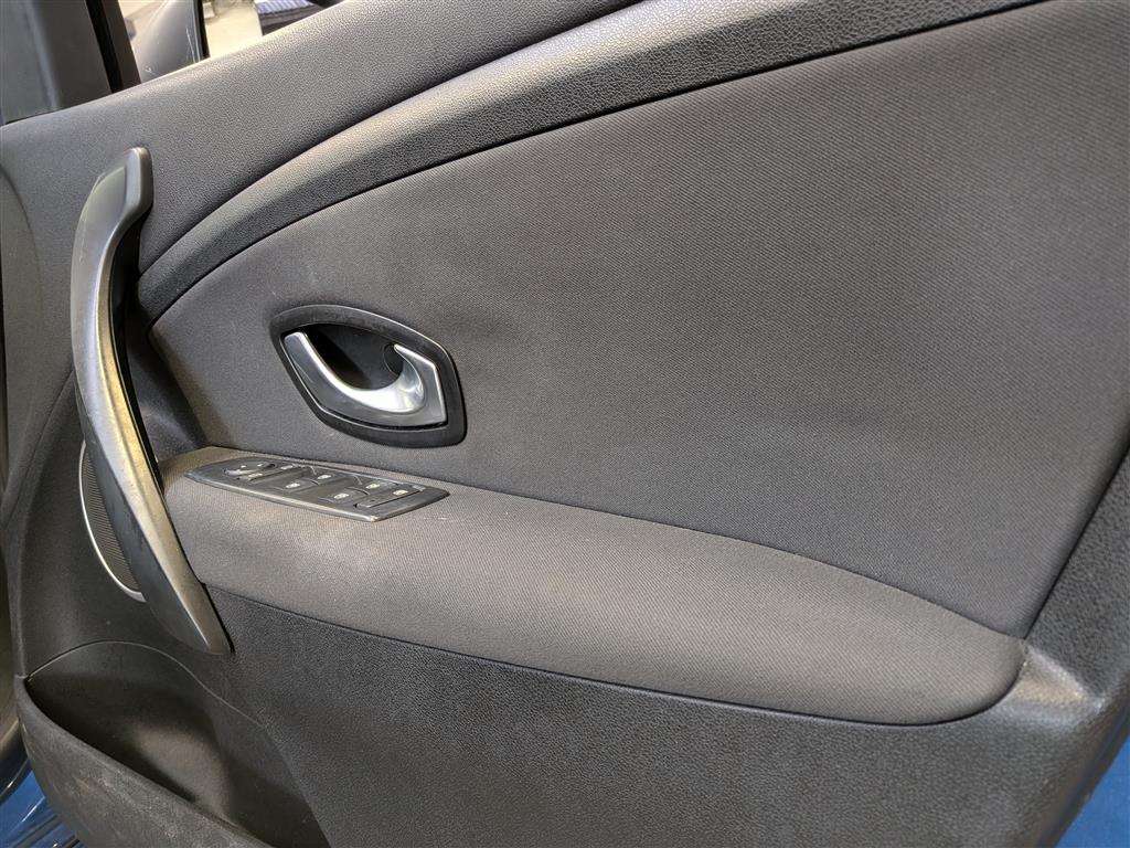 <p>2010 RENAULT MEGANE DYNAMIQUE VVT</p>