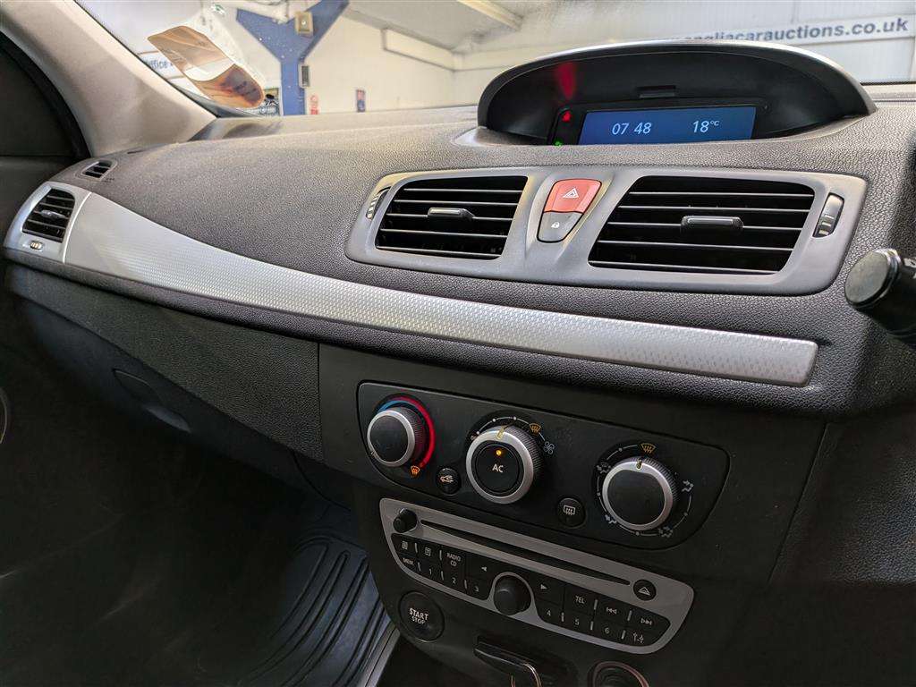 <p>2010 RENAULT MEGANE DYNAMIQUE VVT</p>
