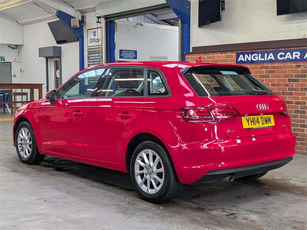 <p>2014 AUDI A3 SE TDI</p>