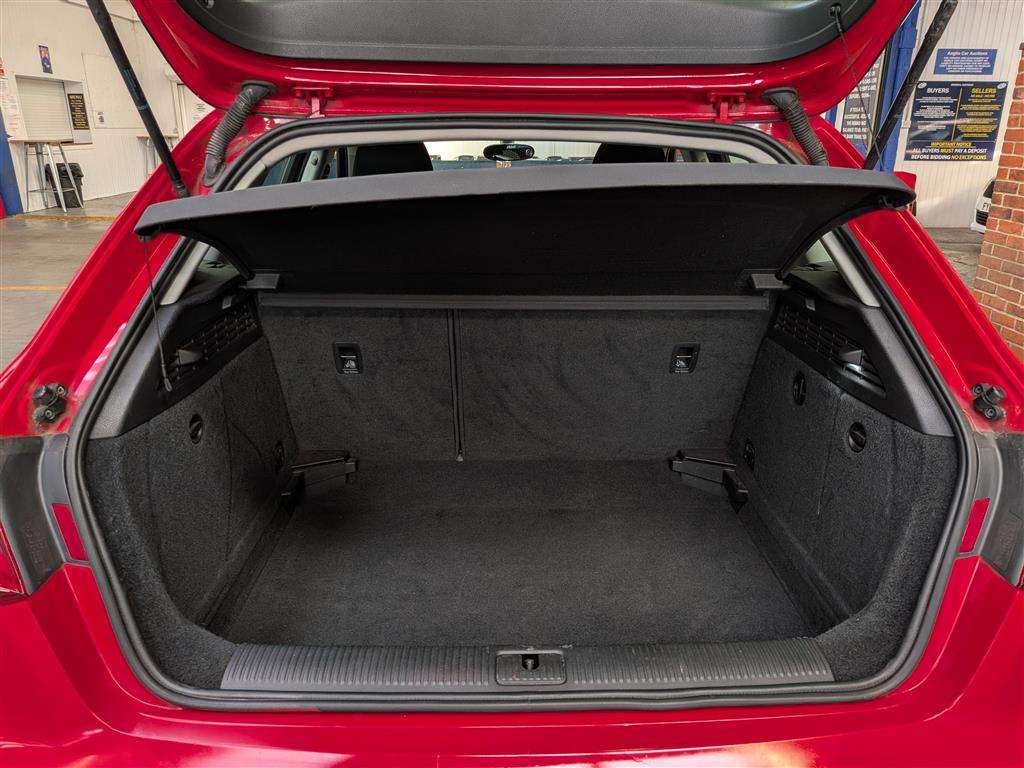 <p>2014 AUDI A3 SE TDI</p>
