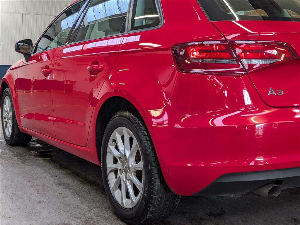 <p>2014 AUDI A3 SE TDI</p>