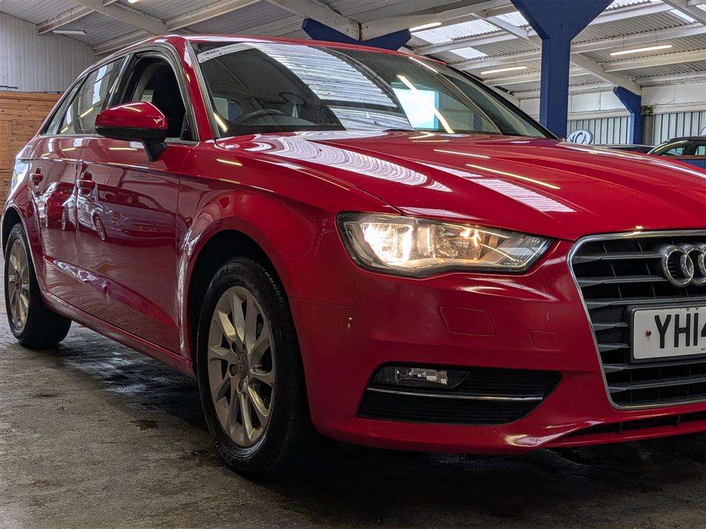 <p>2014 AUDI A3 SE TDI</p>