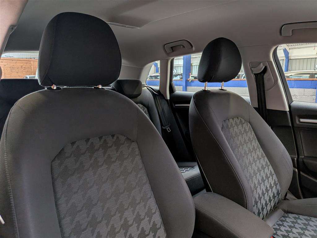 <p>2014 AUDI A3 SE TDI</p>