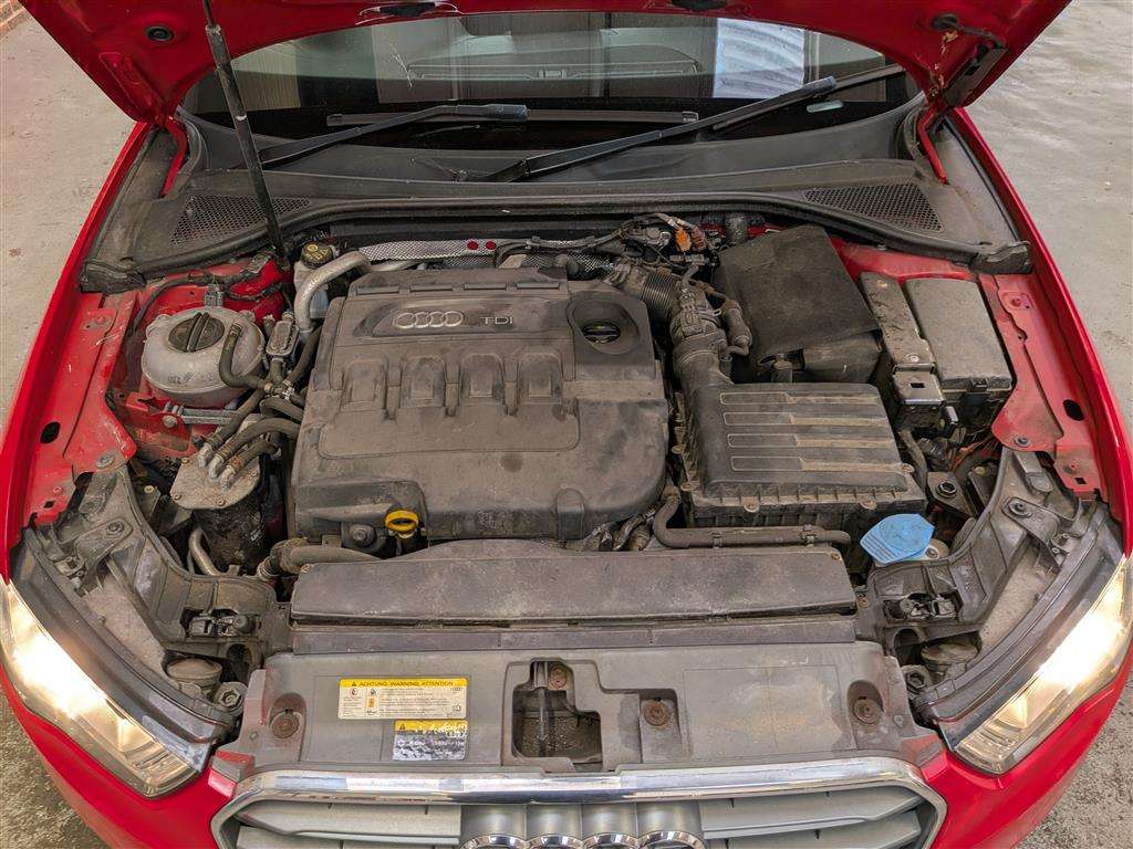 <p>2014 AUDI A3 SE TDI</p>