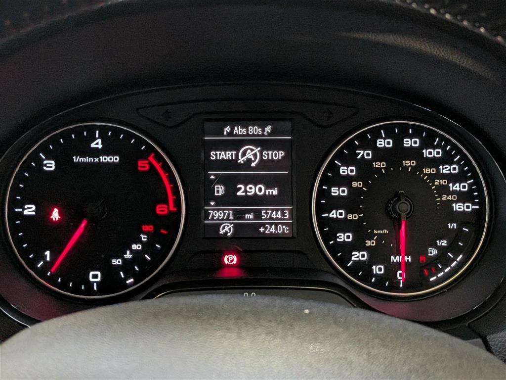 <p>2014 AUDI A3 SE TDI</p>