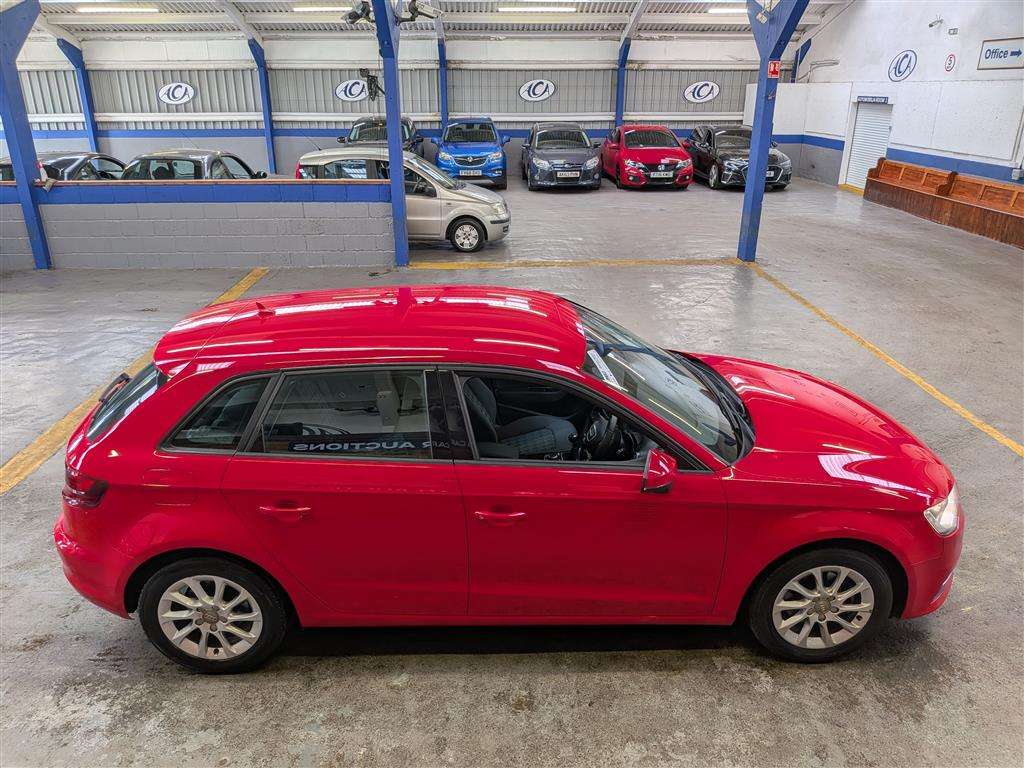 <p>2014 AUDI A3 SE TDI</p>