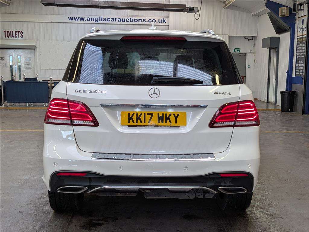 <p>2017 MERCEDES-BENZ GLE 250 D 4M AMG LINE PRE</p>