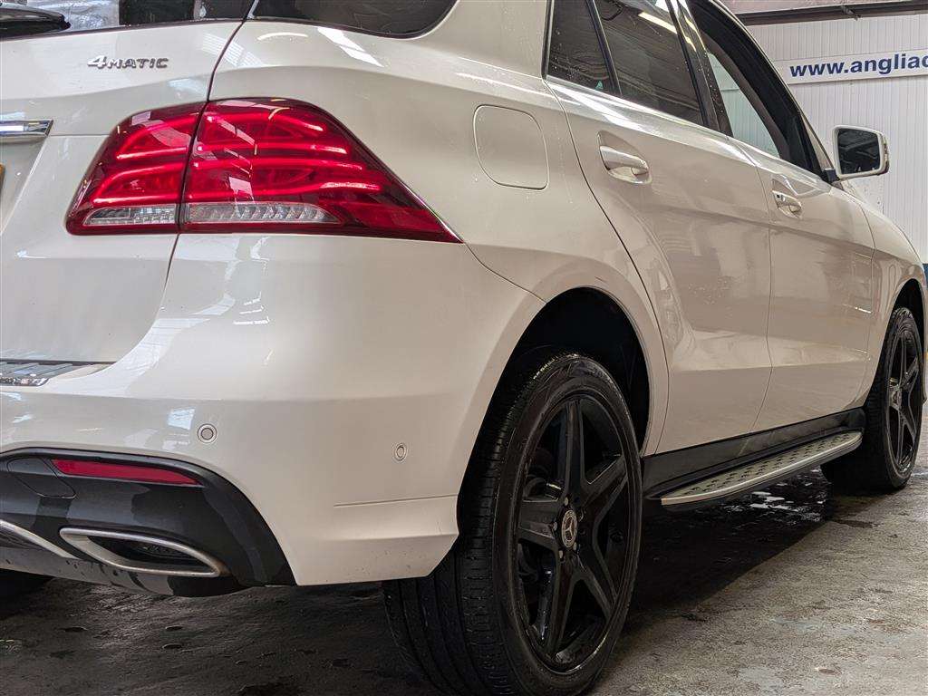 <p>2017 MERCEDES-BENZ GLE 250 D 4M AMG LINE PRE</p>