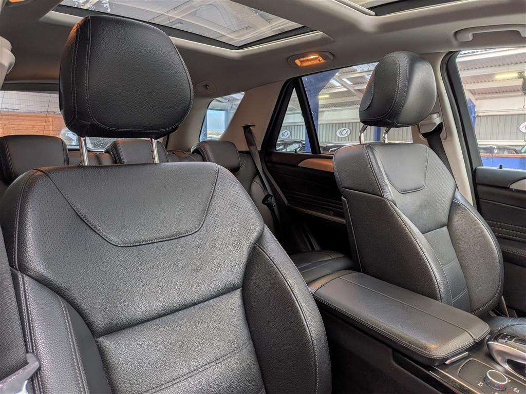 <p>2017 MERCEDES-BENZ GLE 250 D 4M AMG LINE PRE</p>