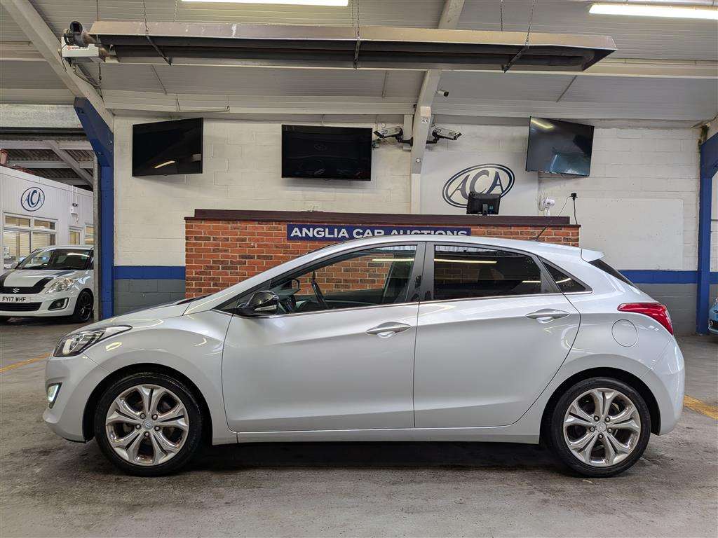 <p>2014 HYUNDAI I30 PANORAMA SE</p>