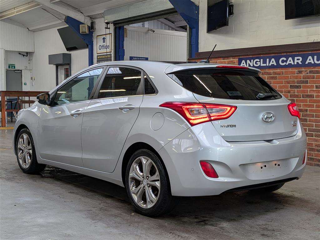 <p>2014 HYUNDAI I30 PANORAMA SE</p>