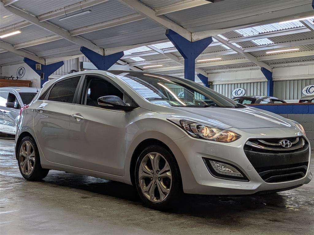 <p>2014 HYUNDAI I30 PANORAMA SE</p>