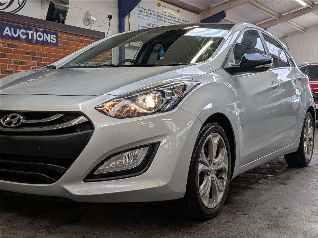 <p>2014 HYUNDAI I30 PANORAMA SE</p>