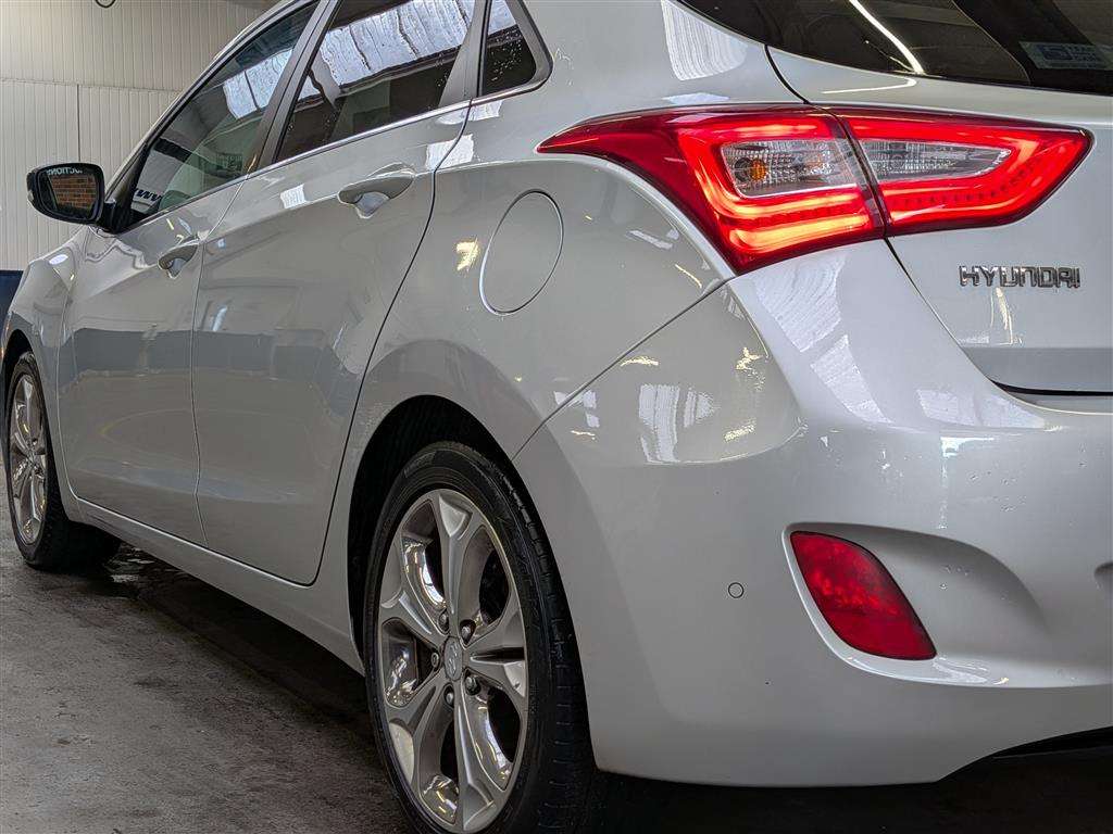 <p>2014 HYUNDAI I30 PANORAMA SE</p>