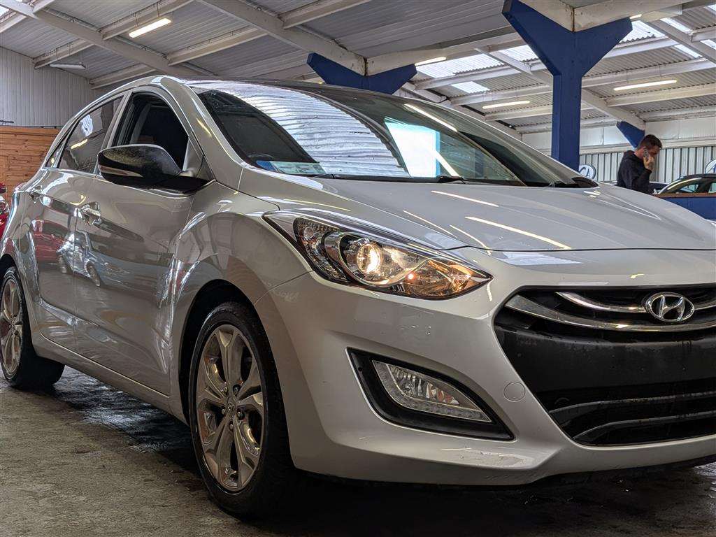 <p>2014 HYUNDAI I30 PANORAMA SE</p>