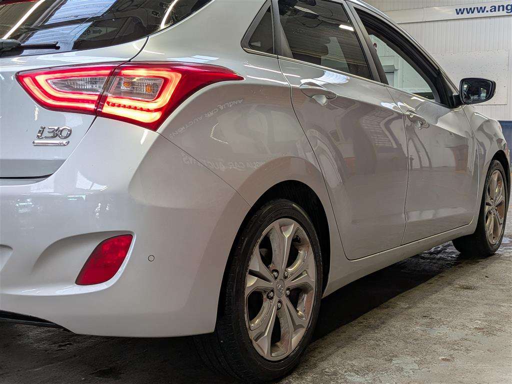 <p>2014 HYUNDAI I30 PANORAMA SE</p>