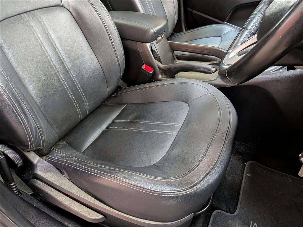 <p>2012 KIA SPORTAGE KX-3 SAT NAV CRD</p>