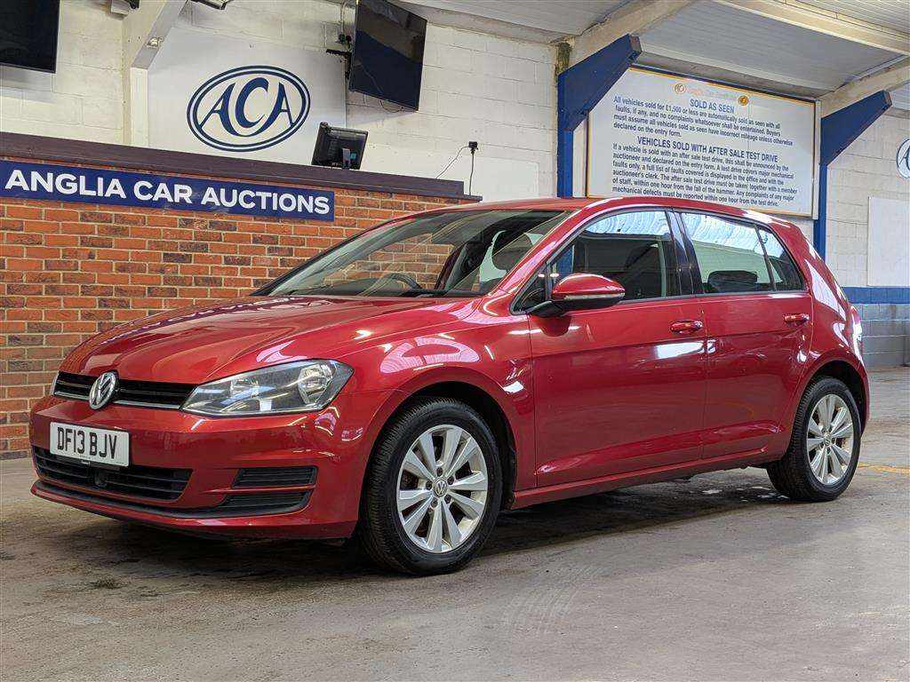 <p>2013 VOLKSWAGEN GOLF SE BLUEMOTION TECH T</p>