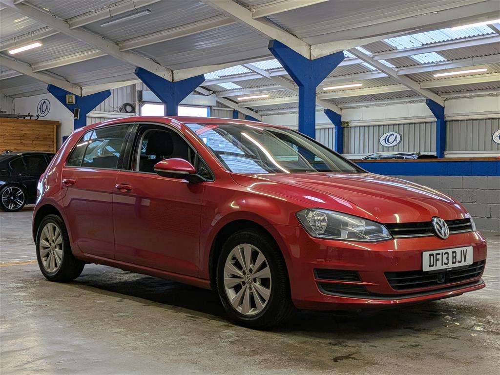 <p>2013 VOLKSWAGEN GOLF SE BLUEMOTION TECH T</p>