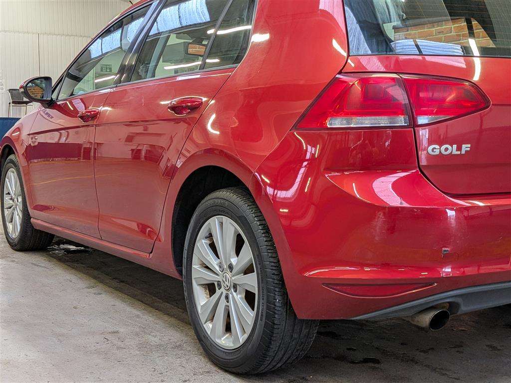 <p>2013 VOLKSWAGEN GOLF SE BLUEMOTION TECH T</p>