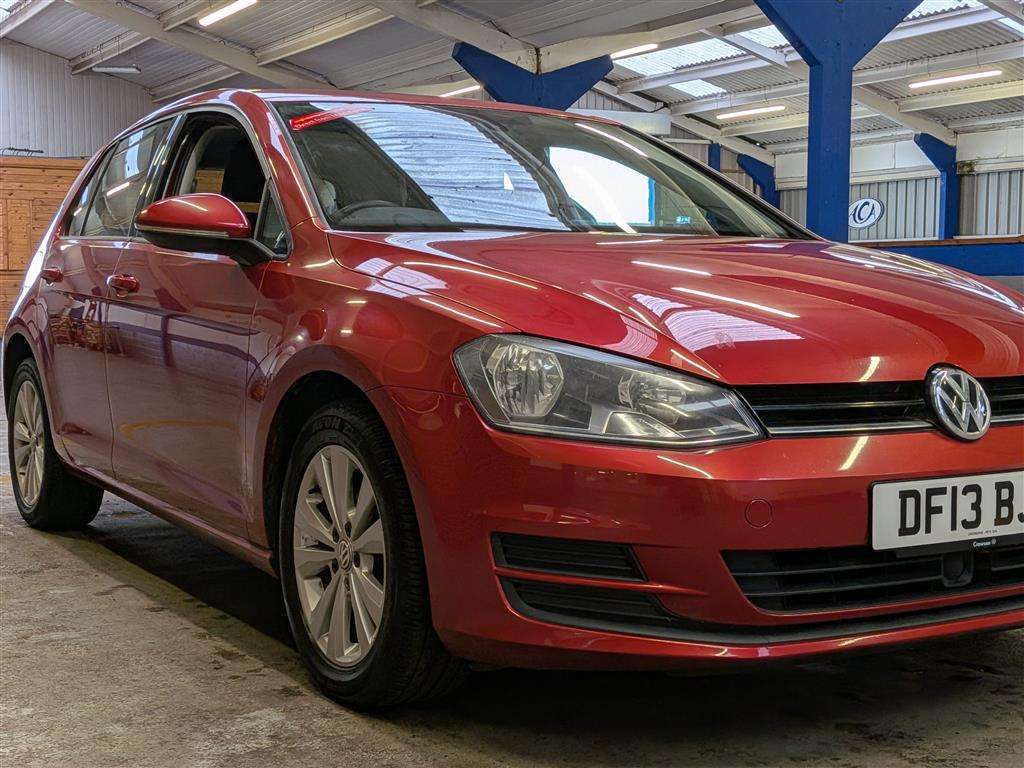 <p>2013 VOLKSWAGEN GOLF SE BLUEMOTION TECH T</p>