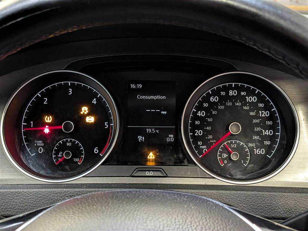 <p>2013 VOLKSWAGEN GOLF SE BLUEMOTION TECH T</p>