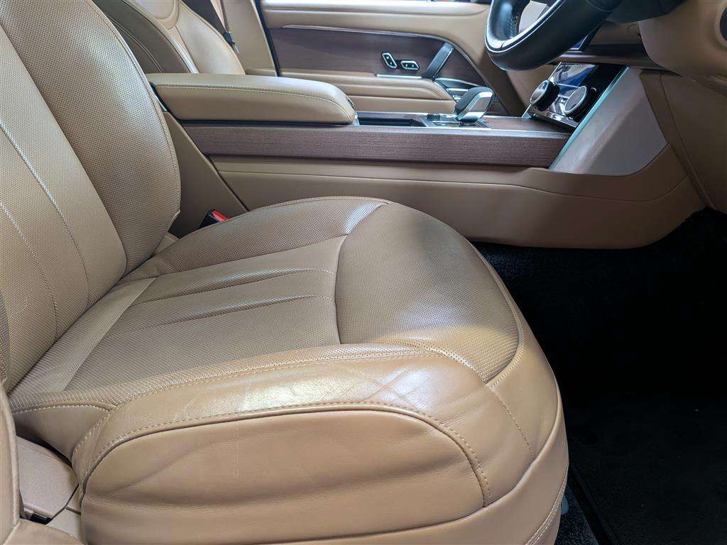 <p>2022 LAND ROVER RANGE ROVER SE D MHEV AUT</p>