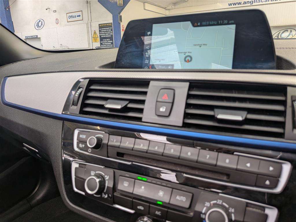 <p>2017 BMW 218I M SPORT</p>