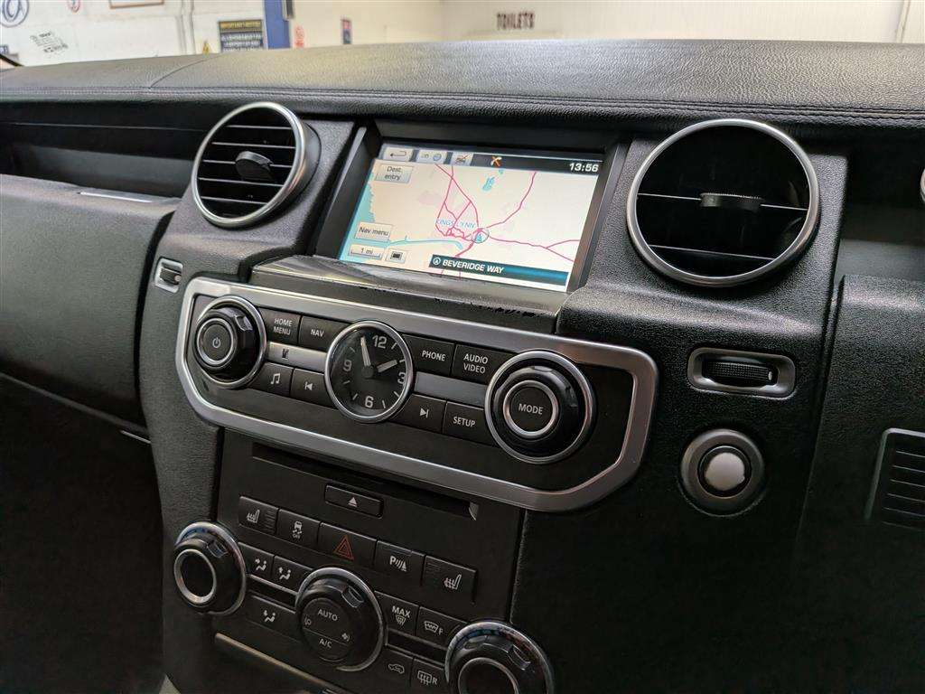 <p>2016 LAND ROVER DISCOVERY SE SDV6 AUTO</p>