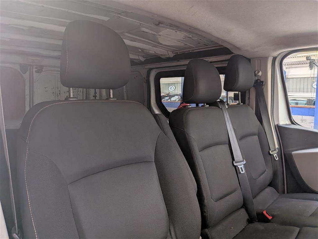 <p>2016 RENAULT TRAFIC SL27 BUSINESS DCI</p>