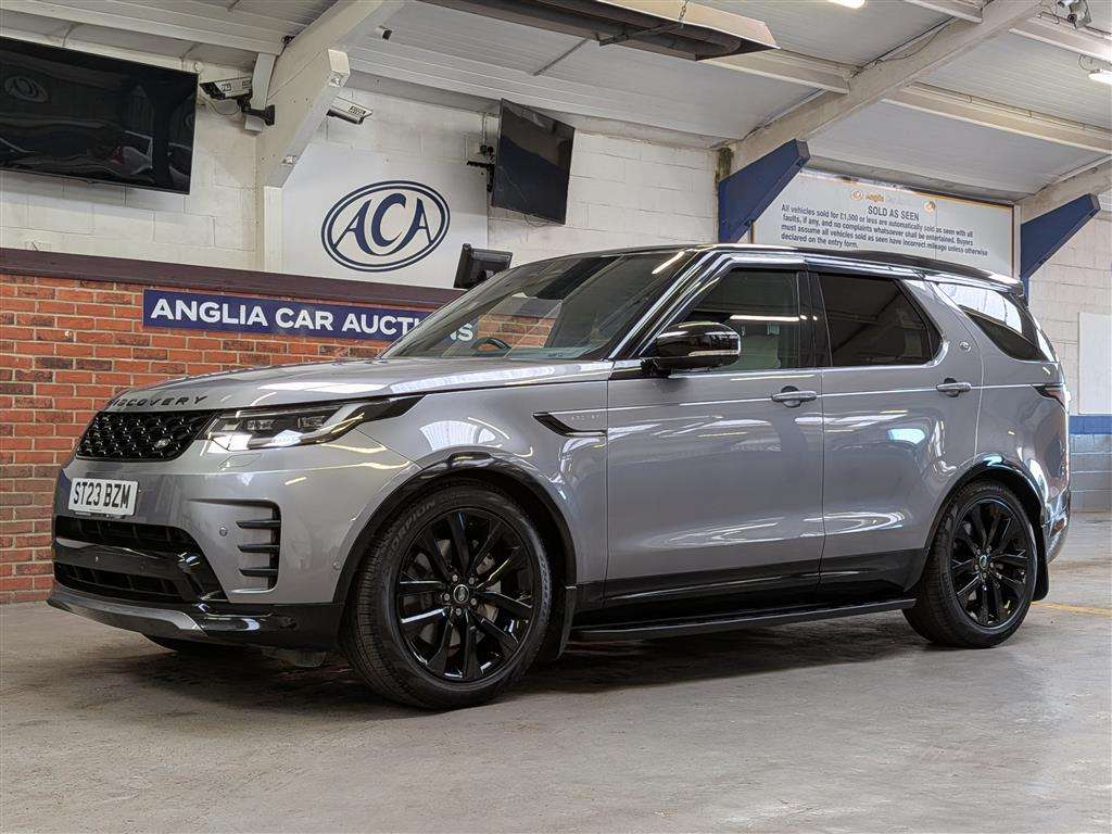 <p>2023 LAND ROVER DISCOVERY RDYNAMIC SE D M</p>