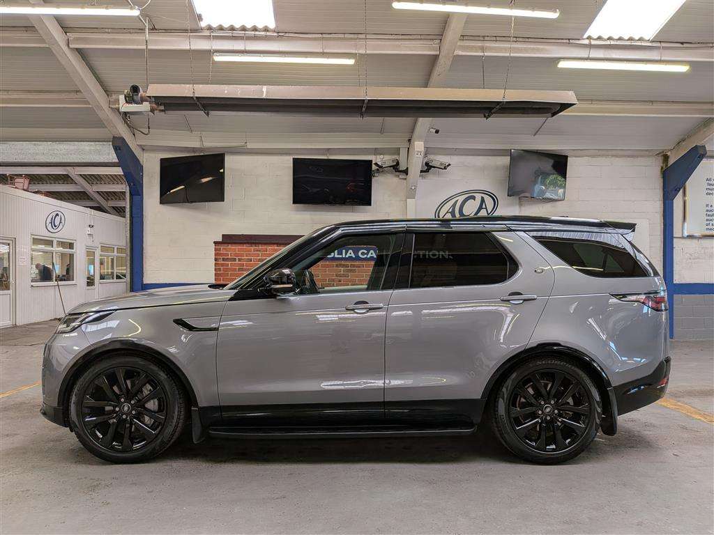 <p>2023 LAND ROVER DISCOVERY RDYNAMIC SE D M</p>