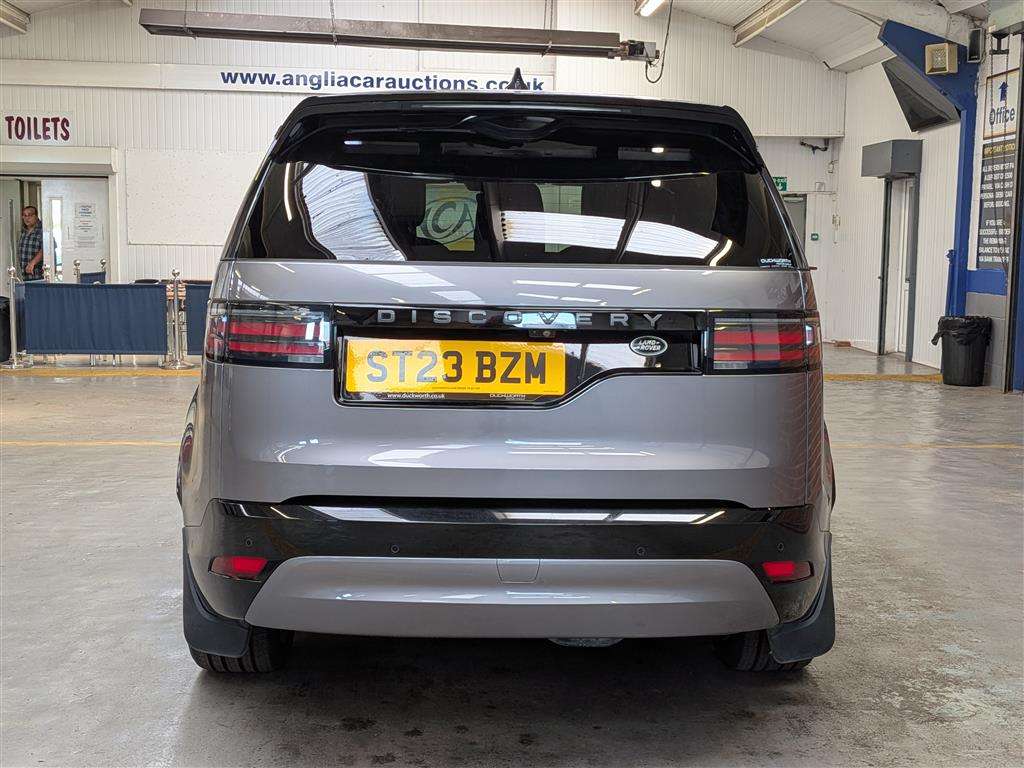 <p>2023 LAND ROVER DISCOVERY RDYNAMIC SE D M</p>