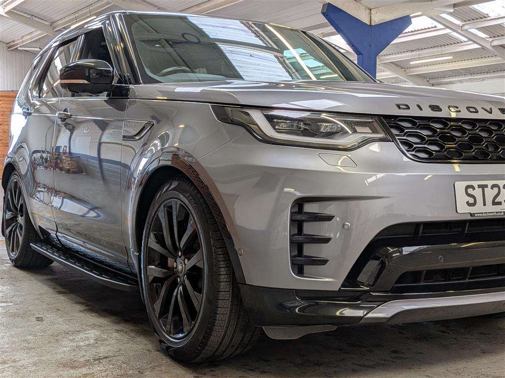 <p>2023 LAND ROVER DISCOVERY RDYNAMIC SE D M</p>