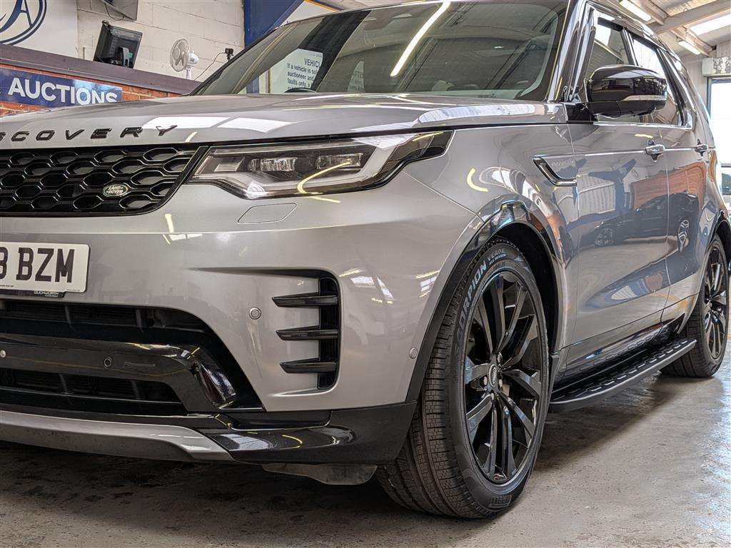 <p>2023 LAND ROVER DISCOVERY RDYNAMIC SE D M</p>