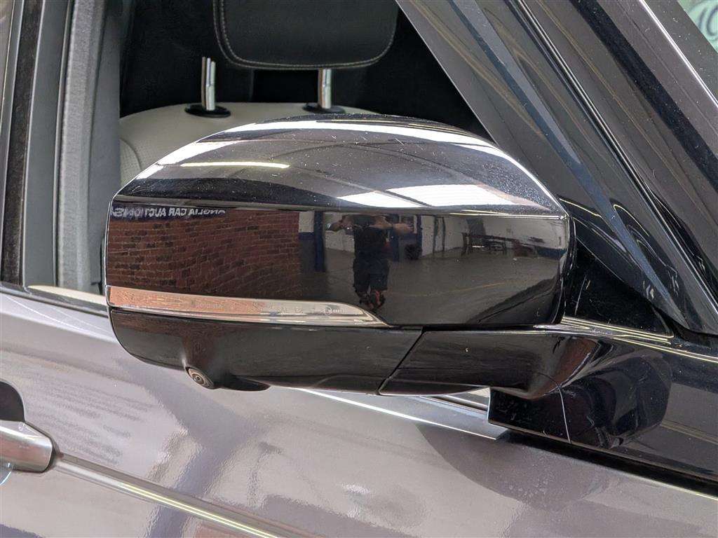 <p>2023 LAND ROVER DISCOVERY RDYNAMIC SE D M</p>