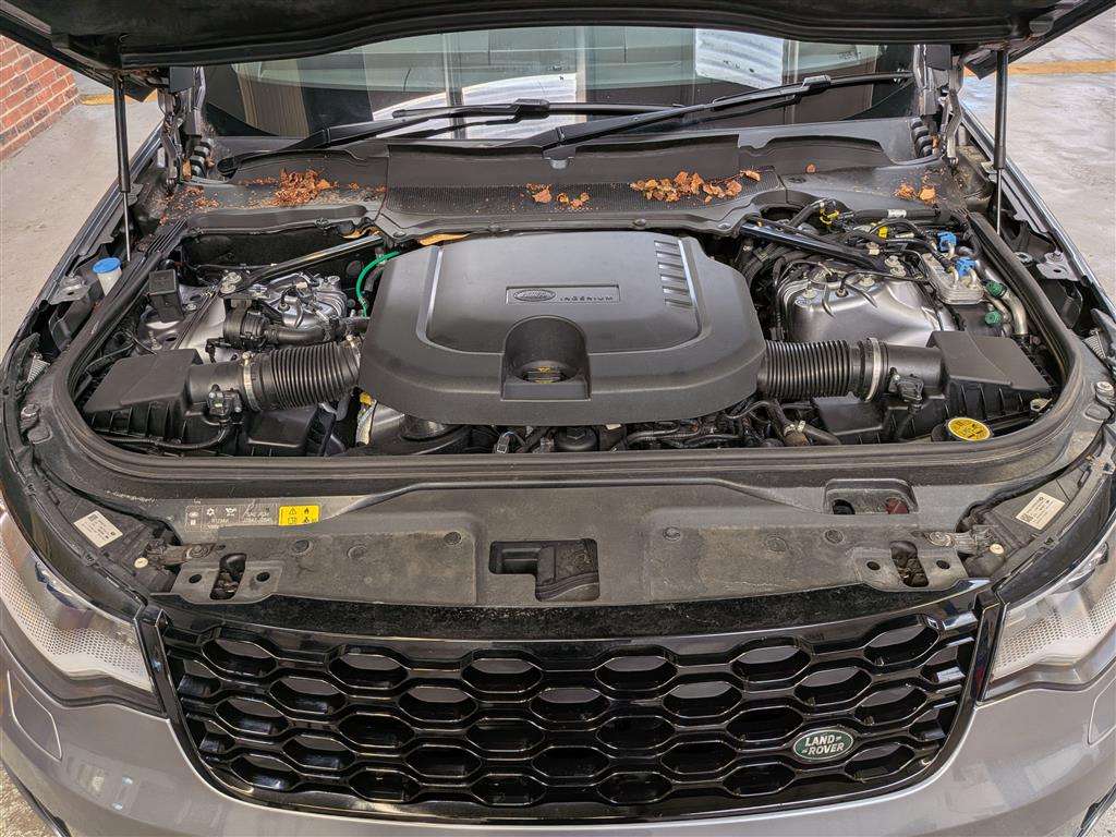<p>2023 LAND ROVER DISCOVERY RDYNAMIC SE D M</p>
