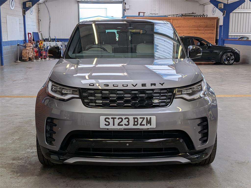 <p>2023 LAND ROVER DISCOVERY RDYNAMIC SE D M</p>