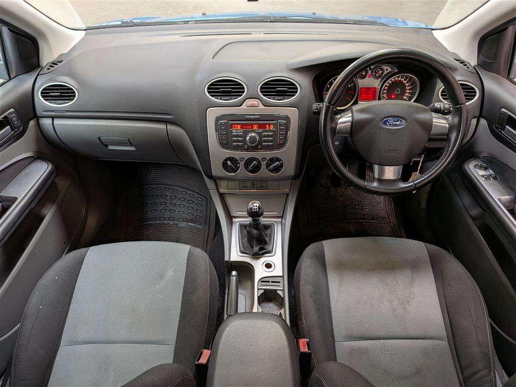 <p>2009 FORD FOCUS ZETEC 100</p>