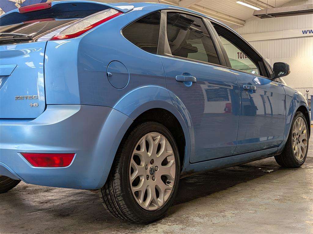 <p>2009 FORD FOCUS ZETEC 100</p>