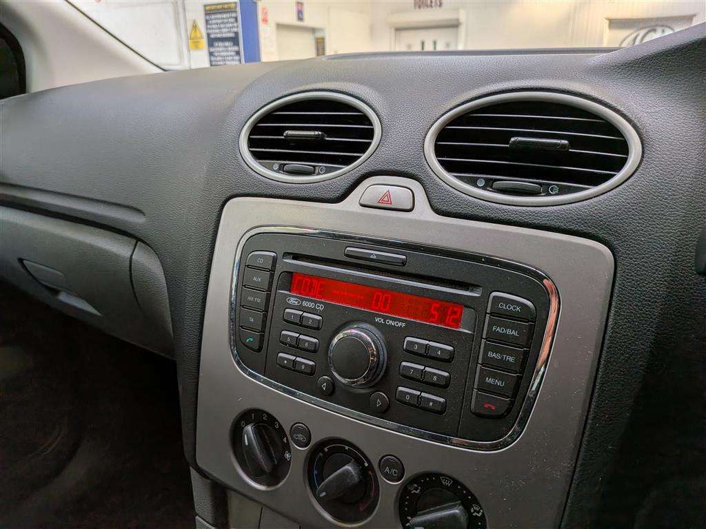 <p>2009 FORD FOCUS ZETEC 100</p>