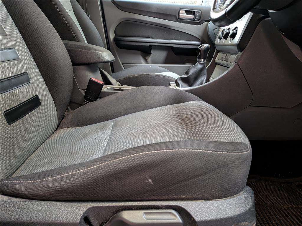 <p>2009 FORD FOCUS ZETEC 100</p>