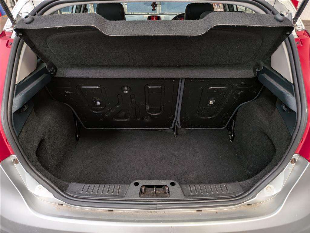 <p>2010 FORD FIESTA ZETEC 95</p>