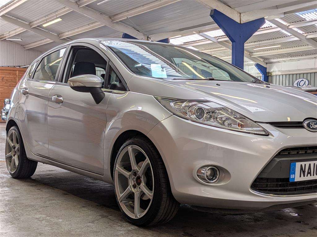 <p>2010 FORD FIESTA ZETEC 95</p>