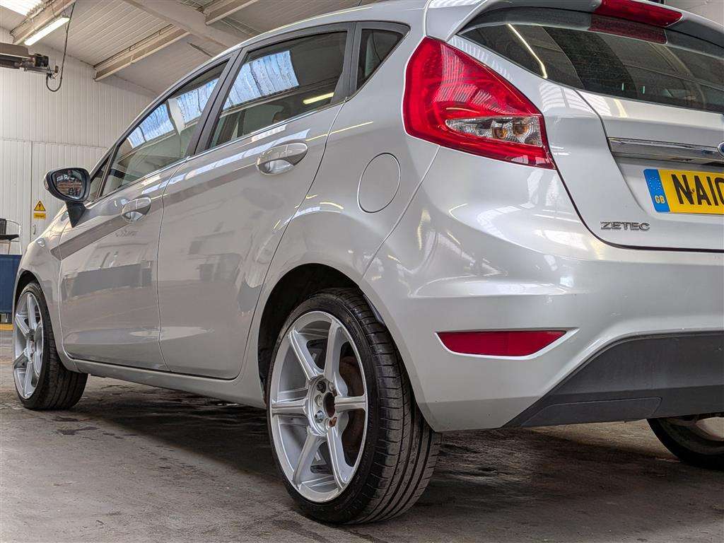 <p>2010 FORD FIESTA ZETEC 95</p>